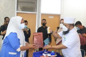 Walikota Helmi Hasan Saat Berkunjung Ke RSHD Kota Bengkulu/RMOLBengkulu