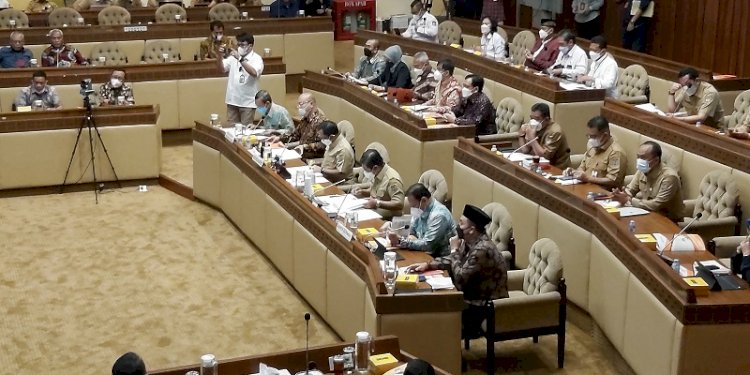 Mendagri Tito Karnavian bersama KPU RI saat Rapat Dengar Pendapat (RDP) dengan Komisi II DPR/RMOL