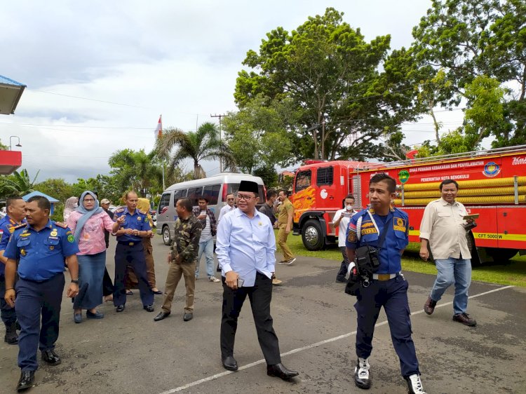 Nampak Rombongan Anggota Komisi II DPRD Kota Bengkulu Saat Sidak Armada Dinas Pemadam Kebakaran kota/RMOLBengkulu