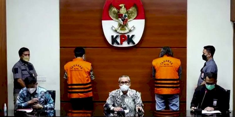  Wakil Ketua Komisi Pemberantasan Korupsi (KPK), Alexander Marwata saat mengumumkan penahanan dua konsultan PT GMP/Repro
