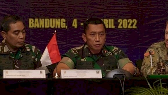 Direktur Latihan Kodiklatad, Brigjen TNI Haryanto (tengah)/Net