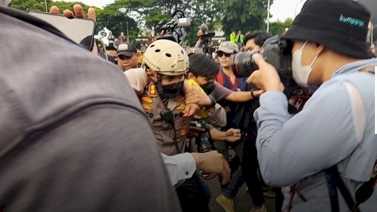 Kericuhan terjadi di depan gedung DPR RI / RMOL