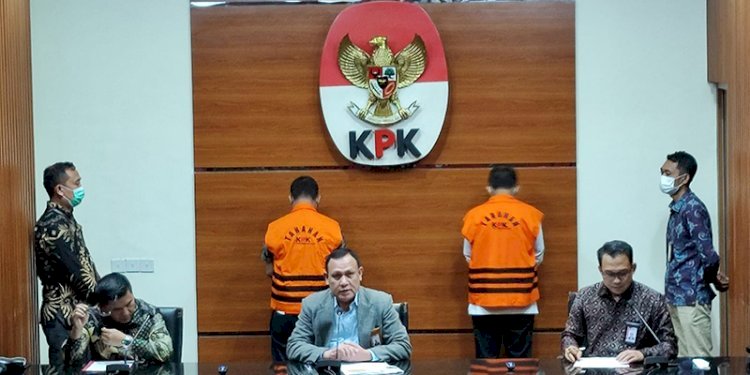 Ketua KPK RI Firli Bahuri didampingi Deputi Penindakan dan Eksekusi Karyoto juga Plt jurubicara bidang penindakan Ali Fikri dalam ekspose penetapan Walikota Ambon Richard Louhenapessy (RL) sebagai tersangka suap/RMOL