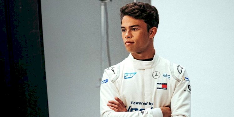 Pembalap tim Mercedes-EQ Formula E, Nyxk de Vries, mengaku merasa akan balapan di rumah sendiri/Net