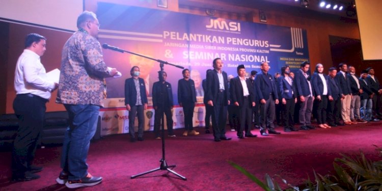 Ketua Umum JMSI, Teguh Santosa saat mengukuhkan Pengurus Daerah JMSI Kalimantan Timur di Hotel Aston, Samarinda/RMOL
