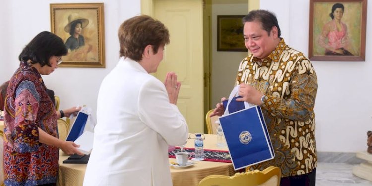 Menteri Koordinator Perekonomian Airlangga Hartarto  saat terima kedatangan delegasi IMF/Ist
