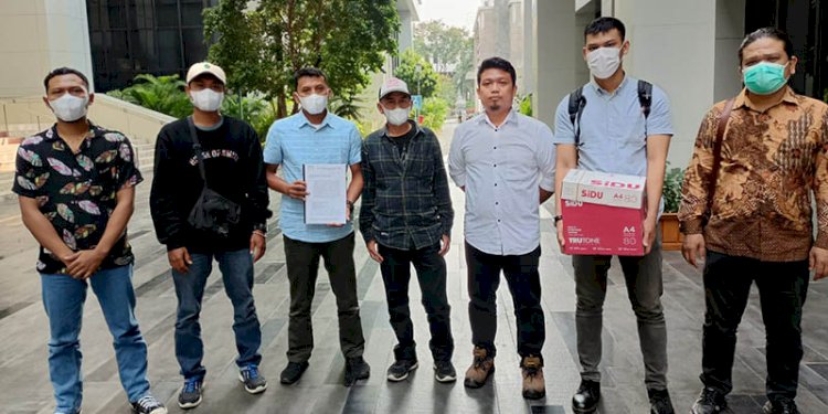 Lima nelayan, diampingi kuasa hukum, mengajukan gugatan uji materil Permen KP No 17/2021 ke Mahkamah Agung/Is