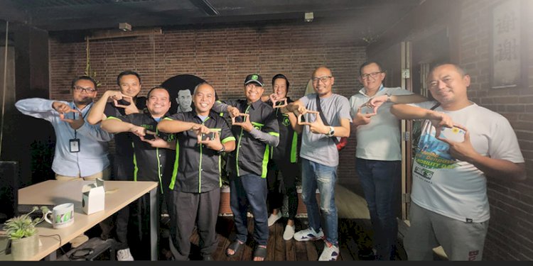 Dahlan Iskan bersama anggota Koleksi/Ist