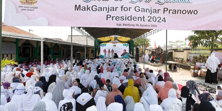 Zikir dan doa bersama Relawan Mak Ganjar di Masjid Al-Ikhlas, Kecamatan Rancaekek, Kabupaten Bandung/RMOLJabar