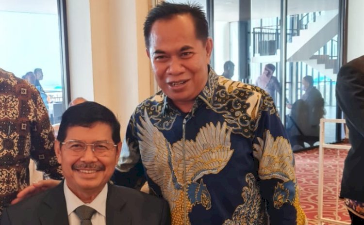 Ketua DPW Ikatan Keluarga Minang (IKM) DKI Jakarta Irwandi (kanan) bersama Sekda DKI Jakarta Marullah Matali/Ist