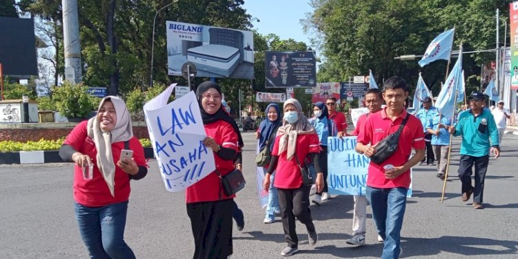 Demo Aliansi Aksi Sejuta Buruh di Kota Padang, Sumatera Barat, Rabu (10/8)/Ist