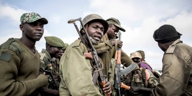 Prajurit Angkatan Bersenjata Republik Demokratik Kongo (FARDC) bersiap untuk mengawal petugas kesehatan yang terkait dengan program tanggap ebola pada 18 Mei 2019 di Butembo/Net