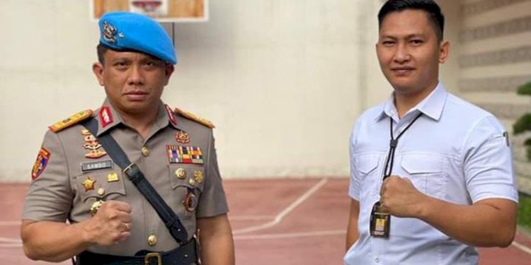 Irjen Ferdy Sambo berfoto dengan Brigadir Yosua Hutabarat alias Brigadir J/Net