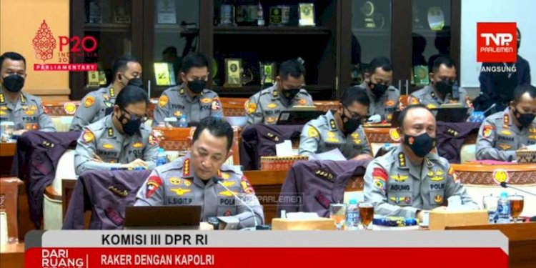 Kapolri Jenderal Listyo Sigit Prabowo bersama jajarannya saat RDP dengan Komisi III di Komplek Parlemen, Senayan, Jakarta, Rabu (24/8)/Repro