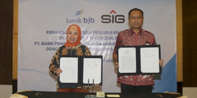 Penandatanganan kerja sama bank bjb dan PT Semen Indonesia/Ist