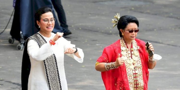 Menteri Keuangan Sri Mulyani (kiri).