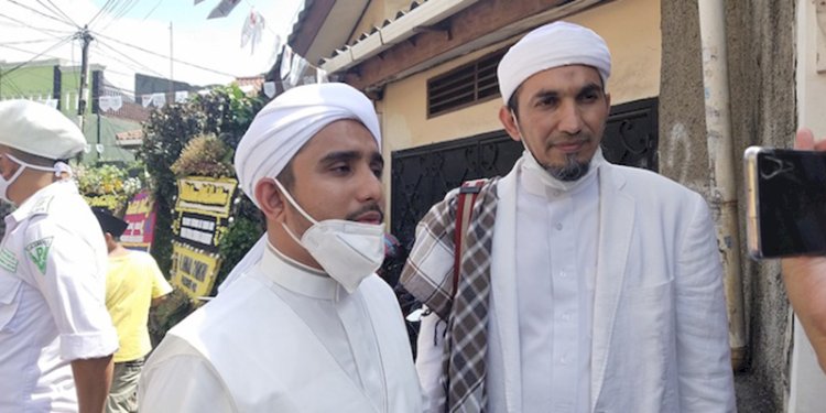 KH Ahmad Shobri Lubis (kanan) dan menantu Habib Rizieq Syihab, Habib Hanif Al Attas/RMOL