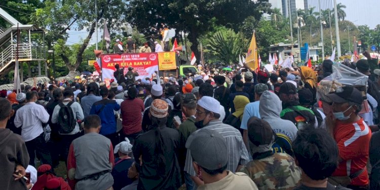 Gerakan Nasional Pembela Rakyat (GNPR) yang menggelar aksi unjuk rasa menolak kenaikan harga BBM di Kawasan Patung Kuda Arjuna Wiwaha, Jakarta/RMOL