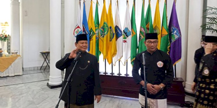 Prabowo Subianto dan Ridwan Kamil dalam acara pelantikan pengurus Pencak Silat Indonesia (IPSI) Jabar masa bakti 2022-2026 di Gedung Sate, Kota Bandung, Senin (12/9)/RMOLJabar