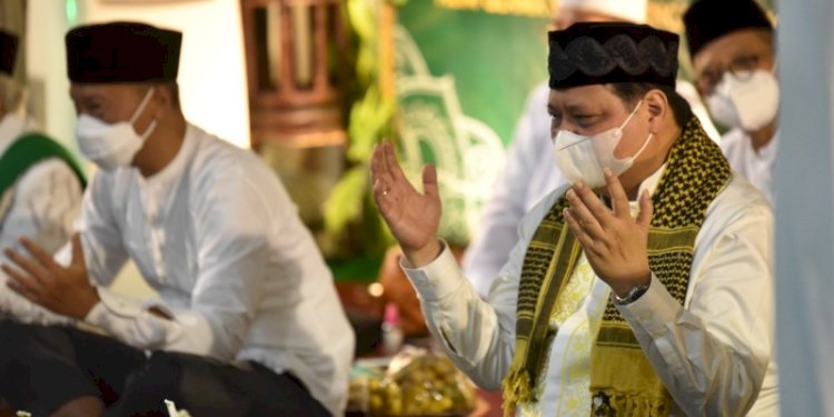 Airlangga Hartarto saat hadiri haul Kiai Ageng Gribig setahun silam/RMOL