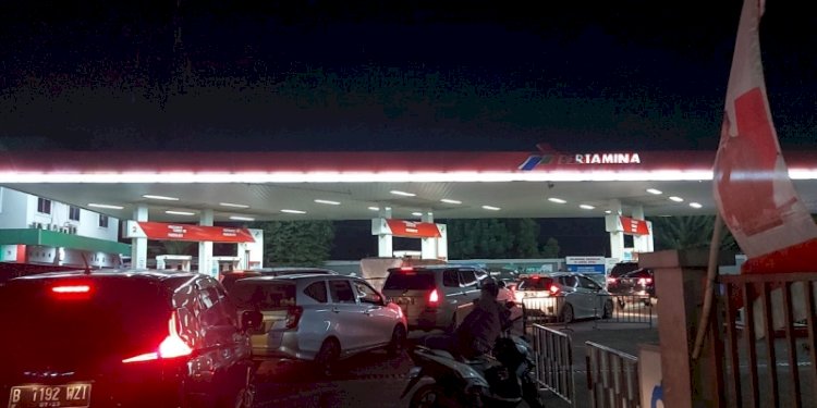 Antrean pembelian BBM di SPBU Pertamina/RMOL