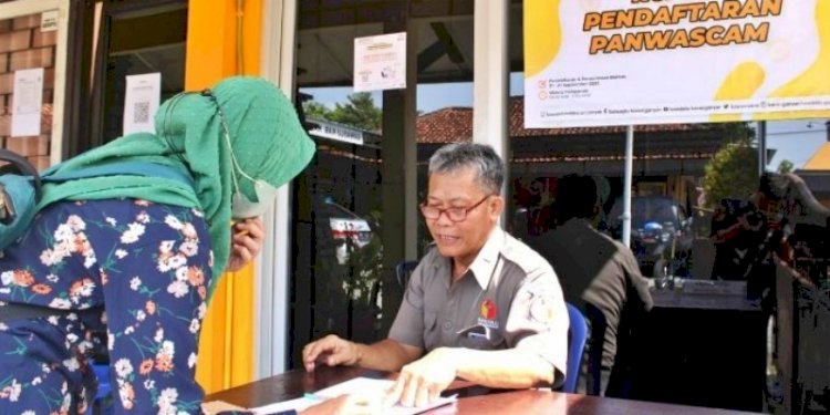 Pendaftaran calon Panwascam di Bawaslu Karanganyar/RMOLJateng