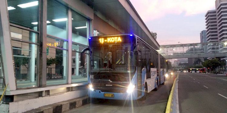  Bus Transjakarta/Net