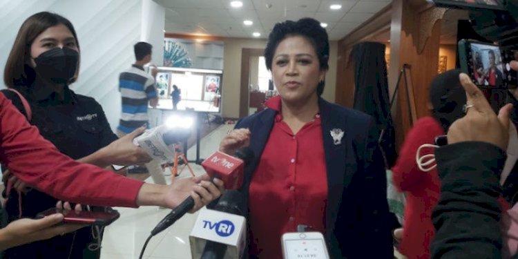  Pengamat militer, Connie Rahakundinie Bakrie usai menjadi narasumber di acara yang digelar PDIP/RMOL