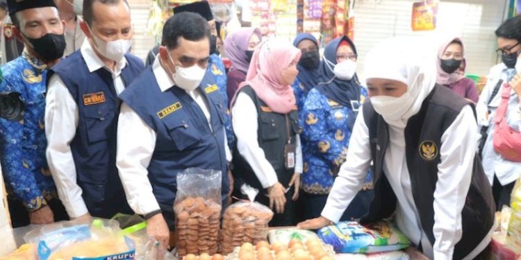 Gubernur Jatim , Khofifah saat blusukan ke Gresik, Jawa Timur/Net