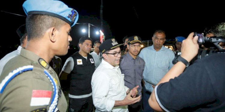 Pj Walikota Banda Aceh, Bakri Siddiq saat melakukan peninjauan ke sejumlah lokasi wisata di Banda Aceh pada malam Sabtu 22 Oktober 2022 kemarin/Dok Humas Kota Banda Aceh