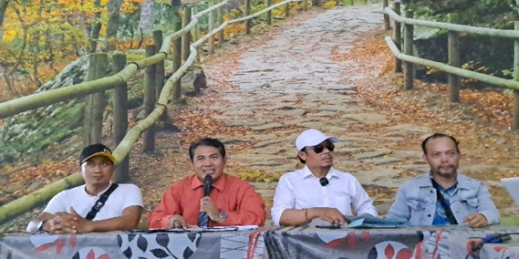 Calon Kades Bulusari saat konfrensi pers/RMOLJateng