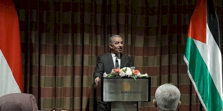 Perdana Menteri Palestina Mohammad Shtayyeh dalam konferensi pers di Hotel Borobudur, Jakarta pada Selasa (25/10)/RMOL