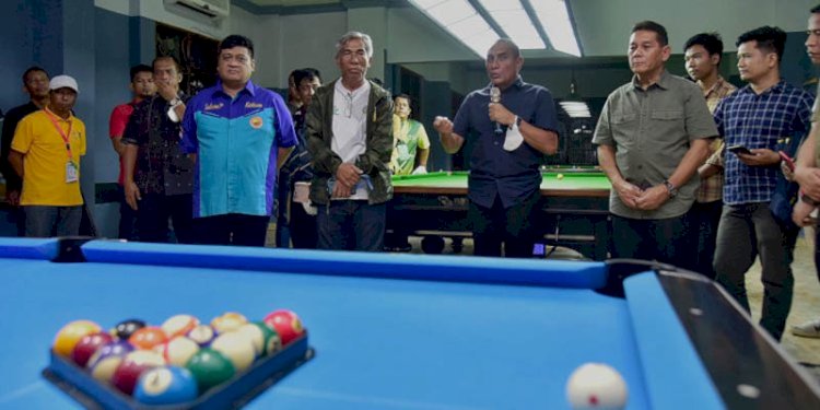 Gubernur Sumut Edy Rahmayadi saat menyambangi venue Cabor Billiard di Pekan Olahraga Provinsi Sumatera Utara (Porprovsu)/RMOLSumut