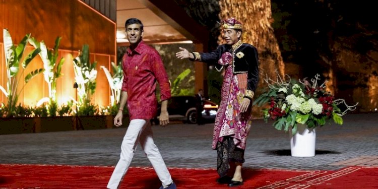 Presiden Jokowi sata menjamau para pemimpin dunia makan malam/Ist