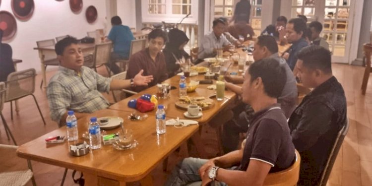 Diskusi santai bertajuk "Malam Minggu Bersama RMA", yang digelar di Kedai Kopi Tenong, Semarang, Jawa Tengah/Ist