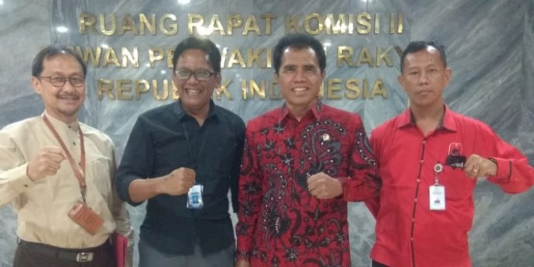 Ketua Gerakan Jalan Lurus (GJL), Riyanta (dua dari kanan)/Ist
