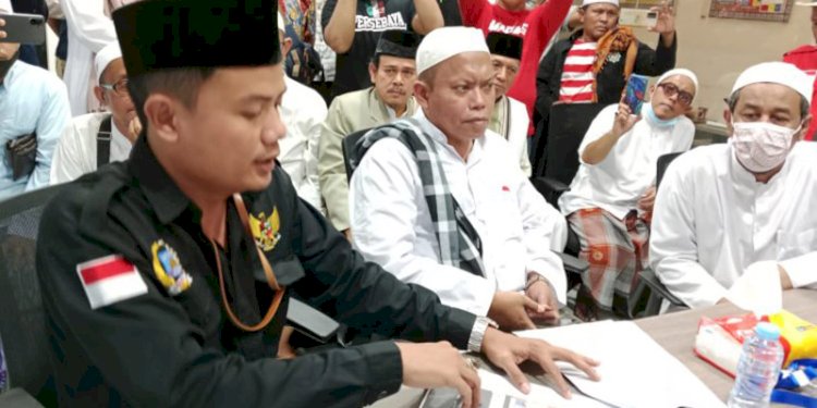  Ormas dan Ulama Madura saat mengadukan Budi Dalton atas penistaan agama di Mapolda Jatim/Ist