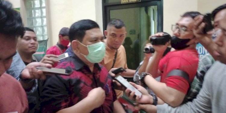  Wakil Rektor III Bidang Kemahasiswaan dan Alumni Unila Prof Yulianto usai jadi saksi sidang Andi Desfiandi, Rabu (23/11)/RMOLLampung