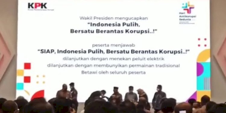  Momen saat Ketua KPK Firli Bahuri mencium tangan Wapres Maruf Amin/RMOL