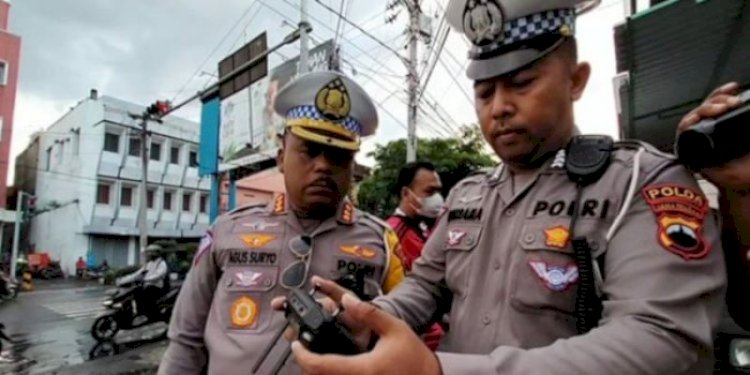 Dirlantas Polda Jateng, Kombes Agus Suryo Nugroho (kiri)/Net