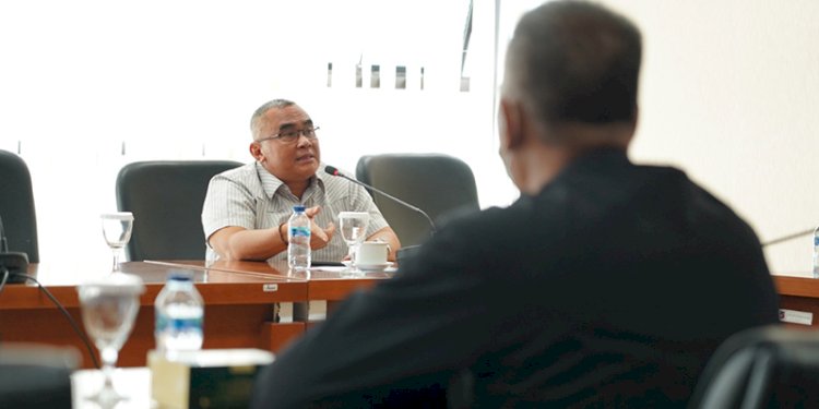 anggota Komisi I DPRD Kota Bogor, Mahpudi Ismail saat menerima aduan warga/Ist