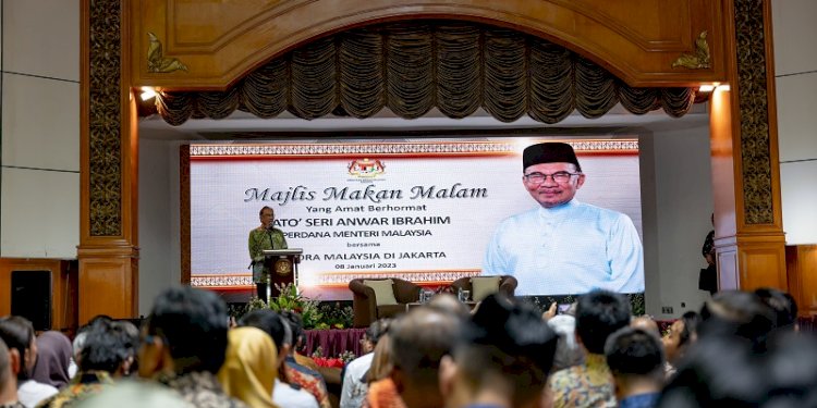 Perdana Menteri Malaysia Anwar Ibrahim melakukan sesi dialog dan makan malam bersama diaspora Malaysia di Kedutaan Besar Malaysia di Jakarta pada Minggu, 8 Januari 2023/Net