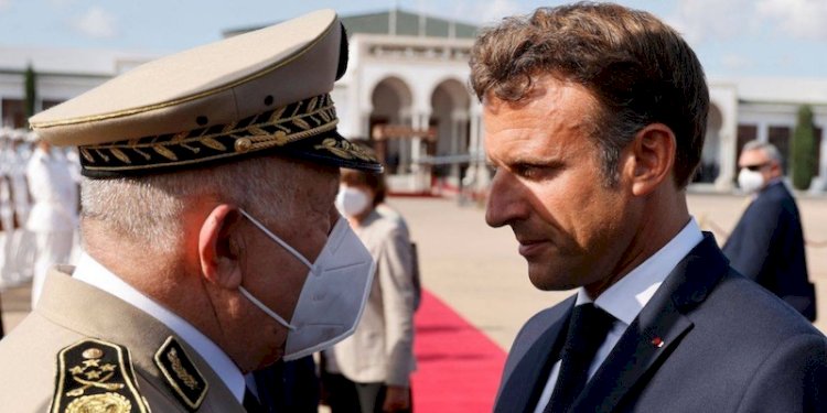 Panglima Angkatan Bersenjata Aljazair, Jenderal Said Chengriha dan Presiden Prancis Emmanuel Macron.