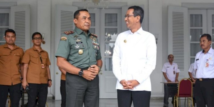 Penjabat Gubernur DKI Jakarta Heru Budi Hartono bersama Pangdam Jaya Mayjen TNI Mohamad Hasan/Ist