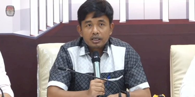 Anggota KPU RI, Idham Holik, dalam webinar Masyarakat Ilmu Pemerintahan Indonesia (MIPI) bertajuk “Kenali dan Kritisi Daftar Calon Sementara legislatif untuk Pemilu 2024", pada Sabtu (8/4)/Repro