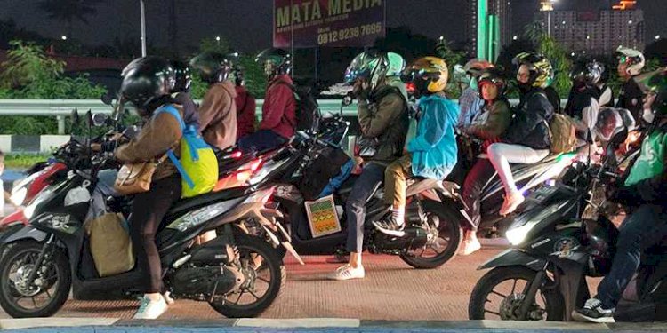 Pemudik Motor melalui jalur arteri Kalimalang/RMOL