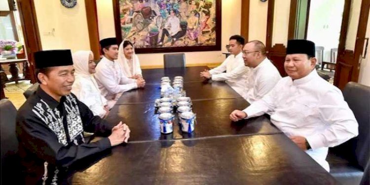 Prabowo Subianto saat silaturahmi lebaran ke kediaman Joko Widodo di Solo/Ist