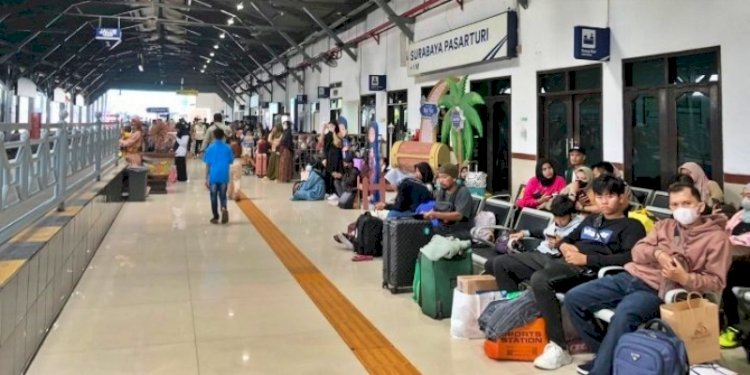 Pemudik di Stasiun Surabaya Gubeng/RMOLJatim