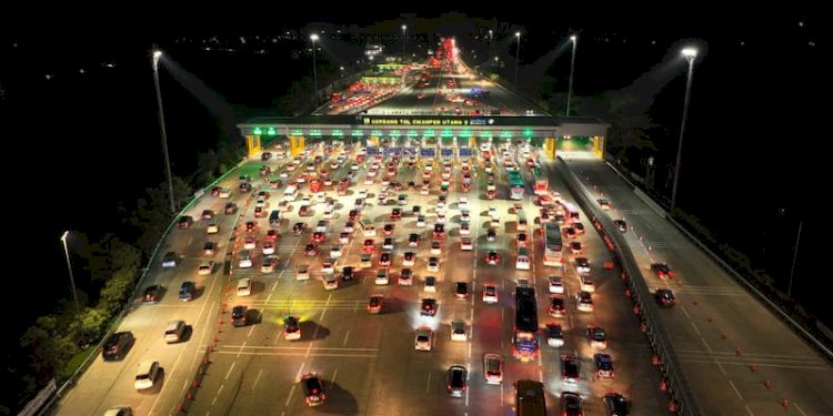 Kendaraan yang kembali gerbang tol Cikampek Utama/Ist