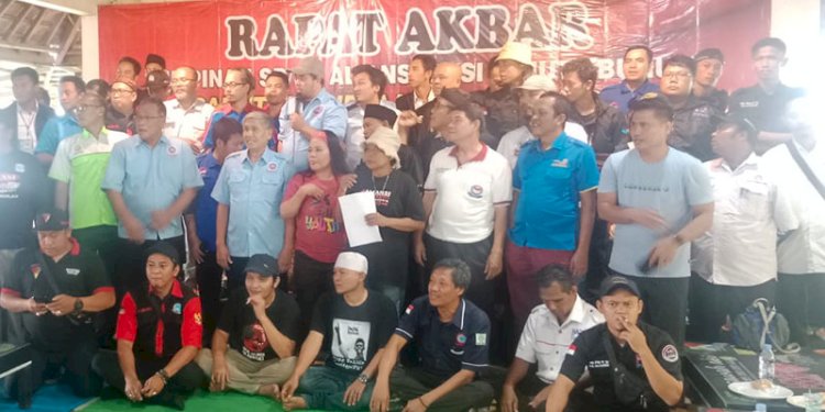 Rapat Akbar buruh di Majalengka, menyepakati akan mengepung Jakarta pada Agustus mendatang/Ist